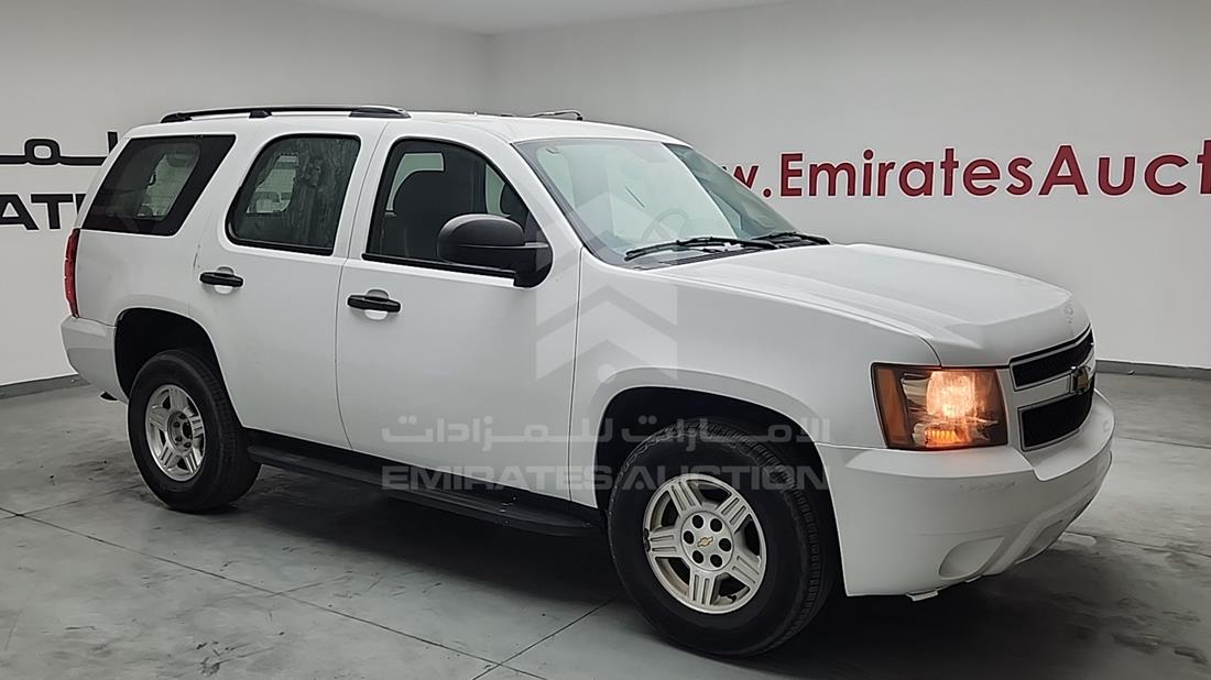 2008 Chevrolet Tahoe — Front Right Angle — Photo 9