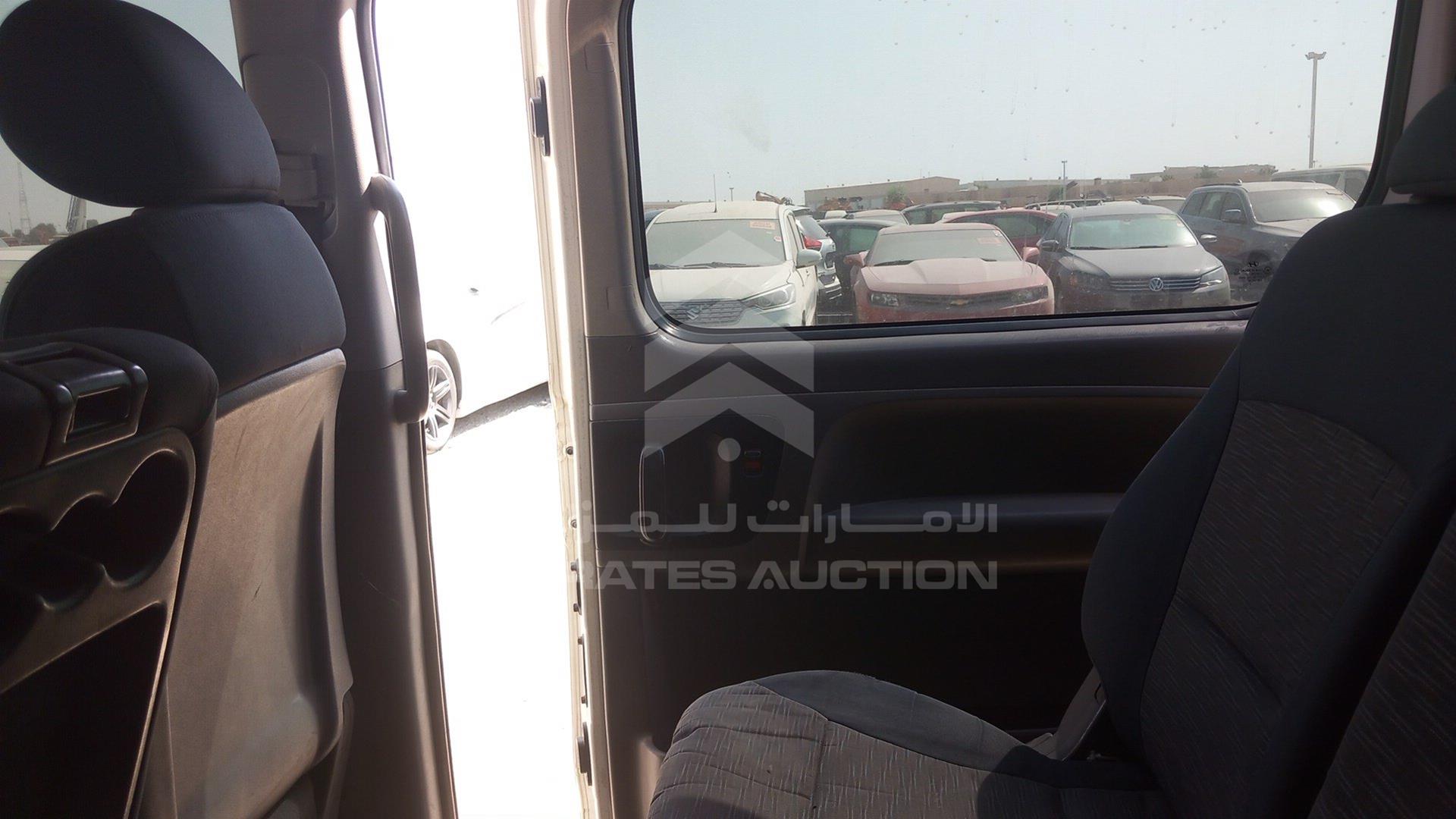 2015 HYUNDAI H1 VIN: KMHWG81R3FU643795