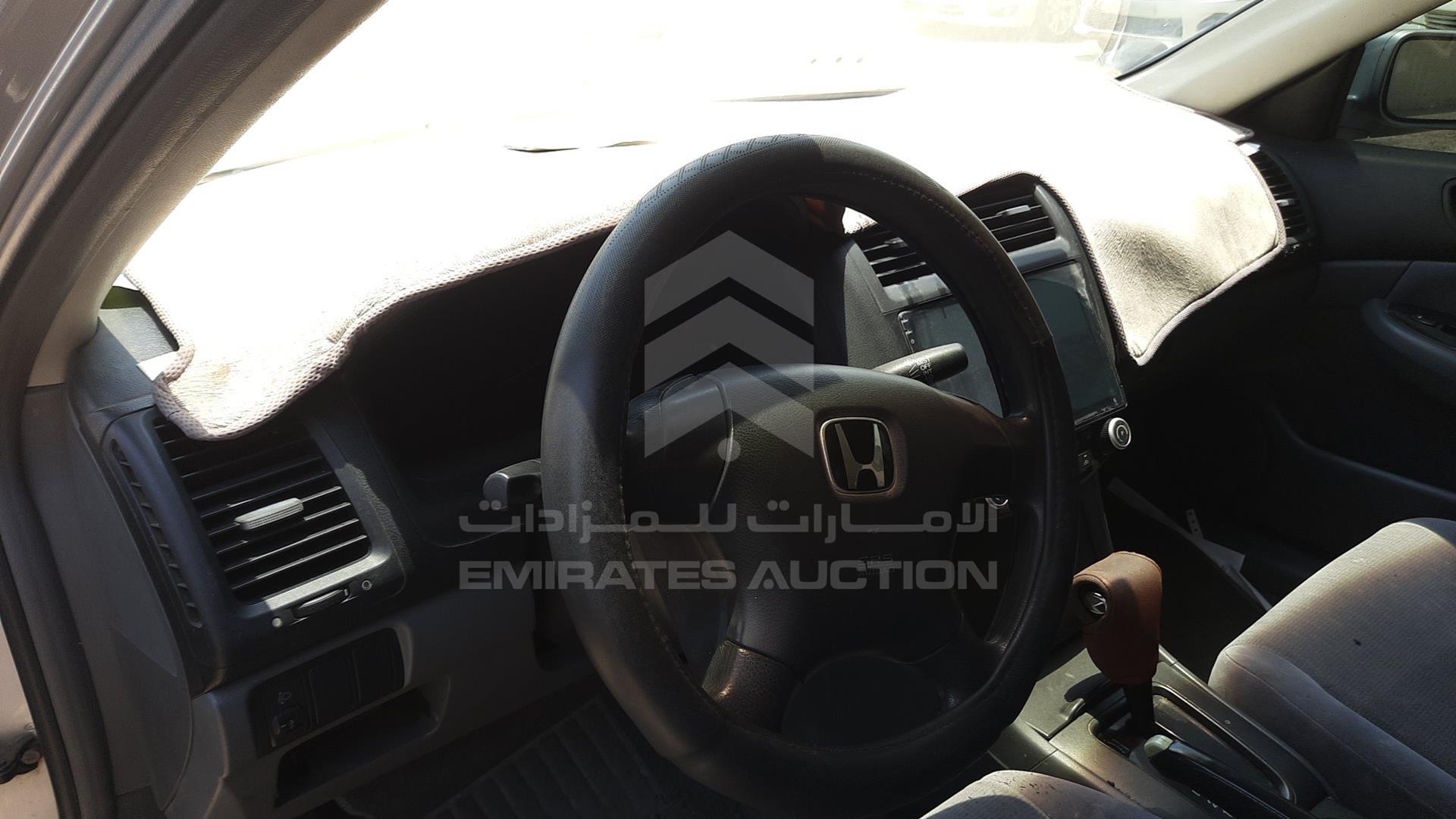 2005 HONDA ACCORD VIN: JHMCM56505C413851