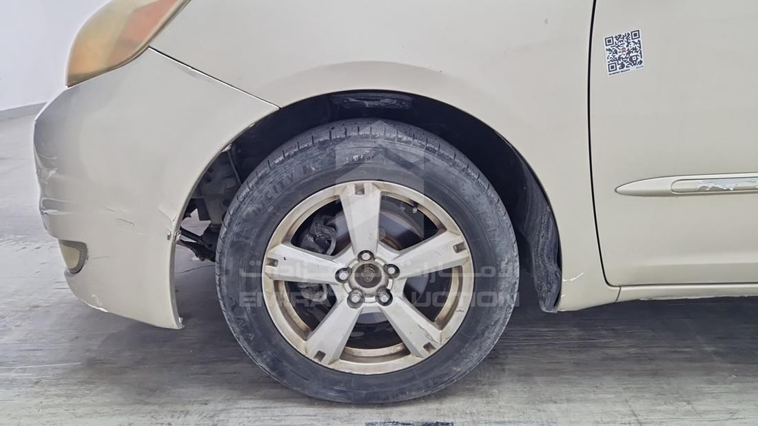 2004 Toyota Sienna — Front Left Tyre — Photo 46