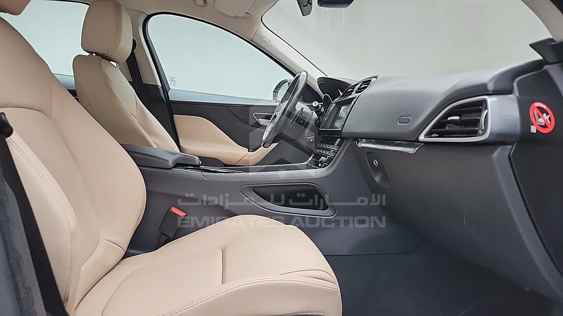 2017 JAGUAR F-PACE VIN: SADCA2BV1HA055730