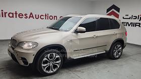 2013 BMW X5 — Front Left Angle — Photo 6 — Thumbnail