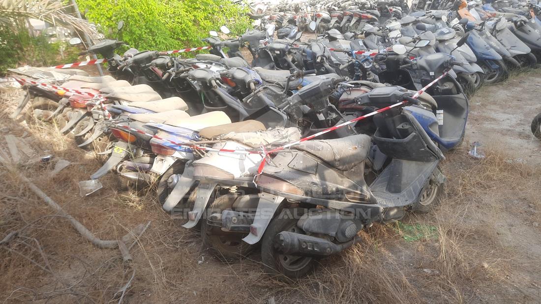 21 Scooters - Scrap without document — Rear Right Angle — Photo 19