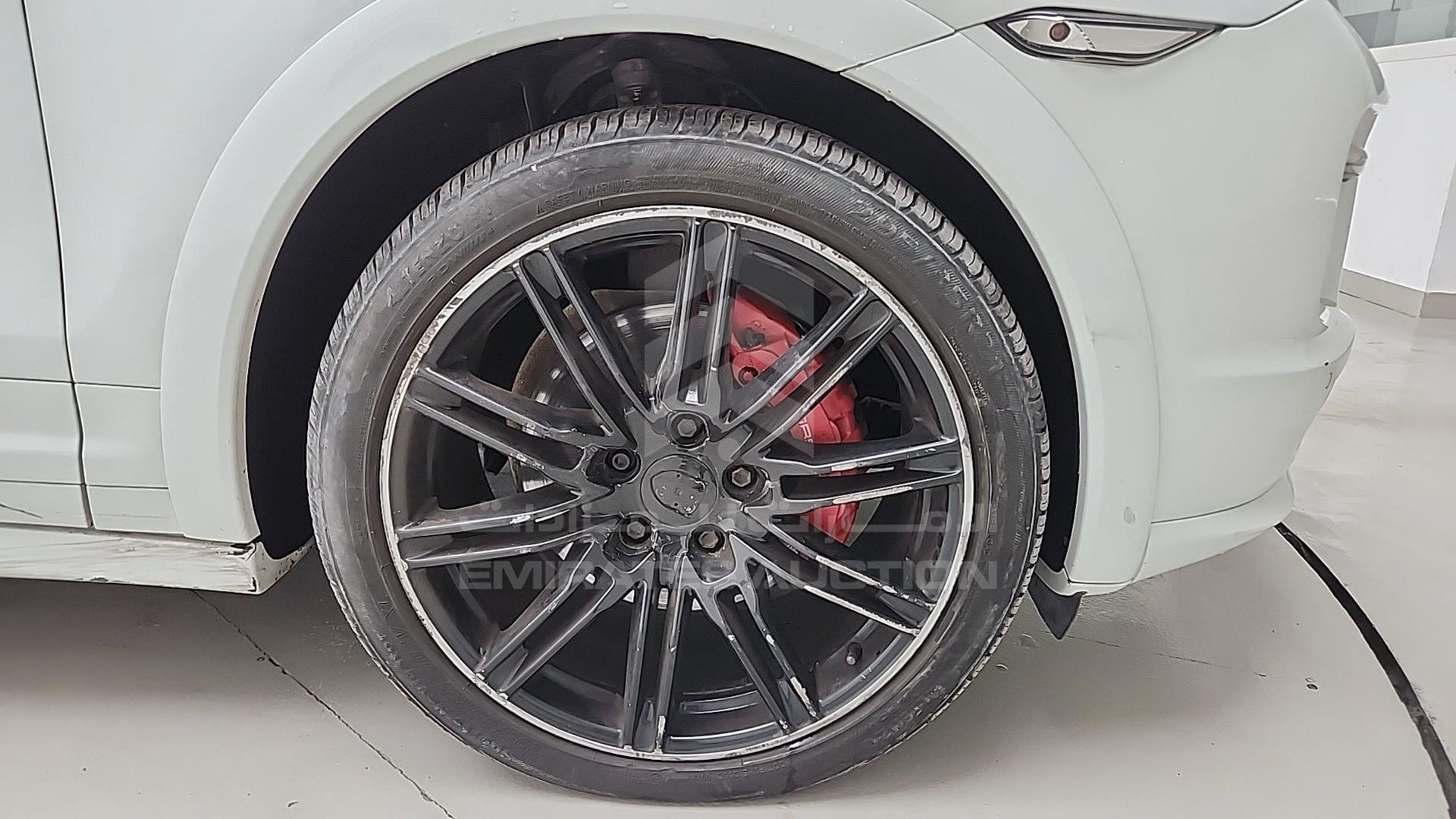 2013 PORSCHE CAYENNE GTS VIN: WP1ZZZ92ZDLA45314