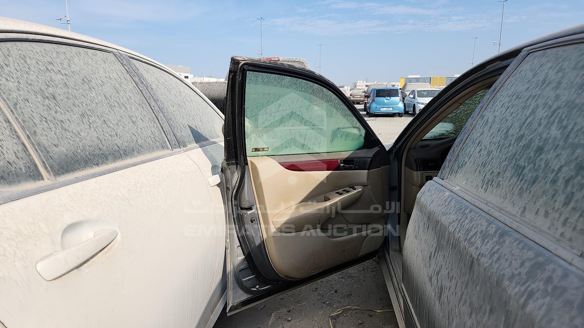 2004 LEXUS ES 330 VIN: JTHBA30G445005214