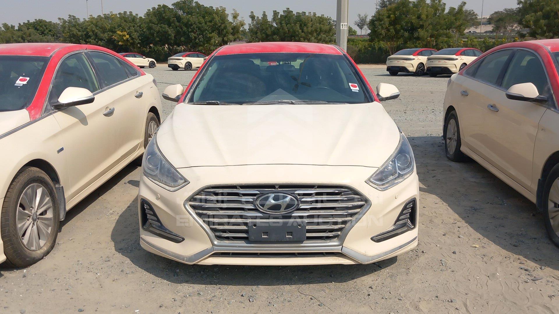 2018 HYUNDAI SONATA VIN: KMHE24132JA082093