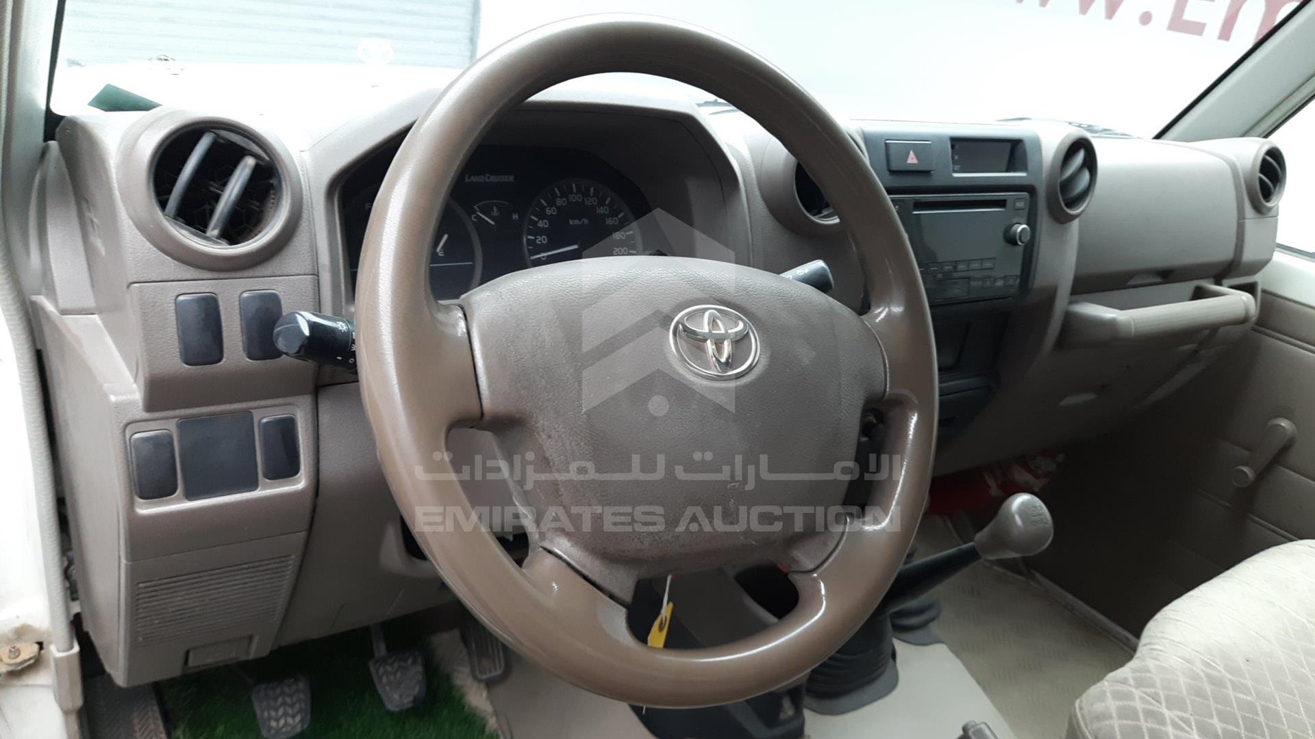 2010 TOYOTA LAND CRUISER VIN: JTFLU71J6A4302704