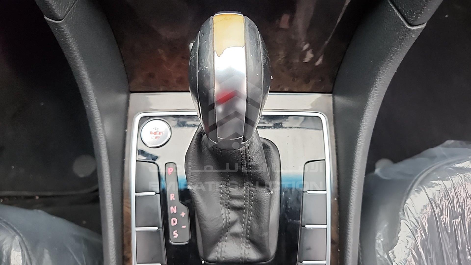 2015 VOLKSWAGEN PASSAT VIN: WVWCR7A38FC001182