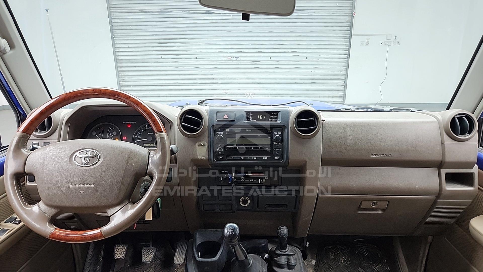 2013 TOYOTA LAND CRUISER VIN: JTFBU71J1D4703089
