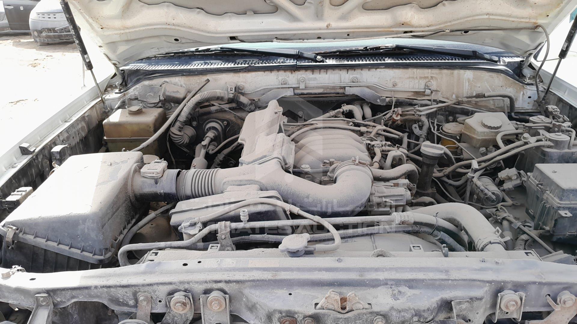 2000 LEXUS LX 470 VIN: JT6HT00W8Y0082013