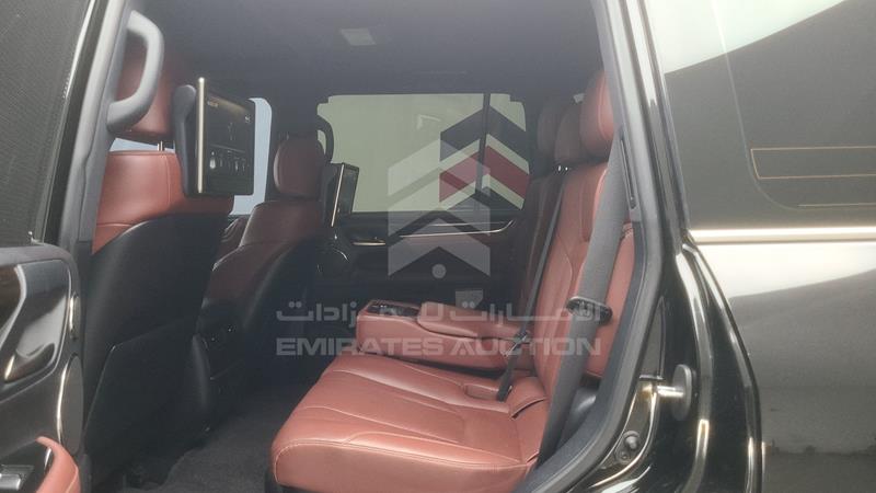 JTJHY00W1L4326058 Auction: EmiratesAuction Lot: 409451 JTJHY00W1L4326058 Lexus LX 570 2020 WHITE Photo 36
