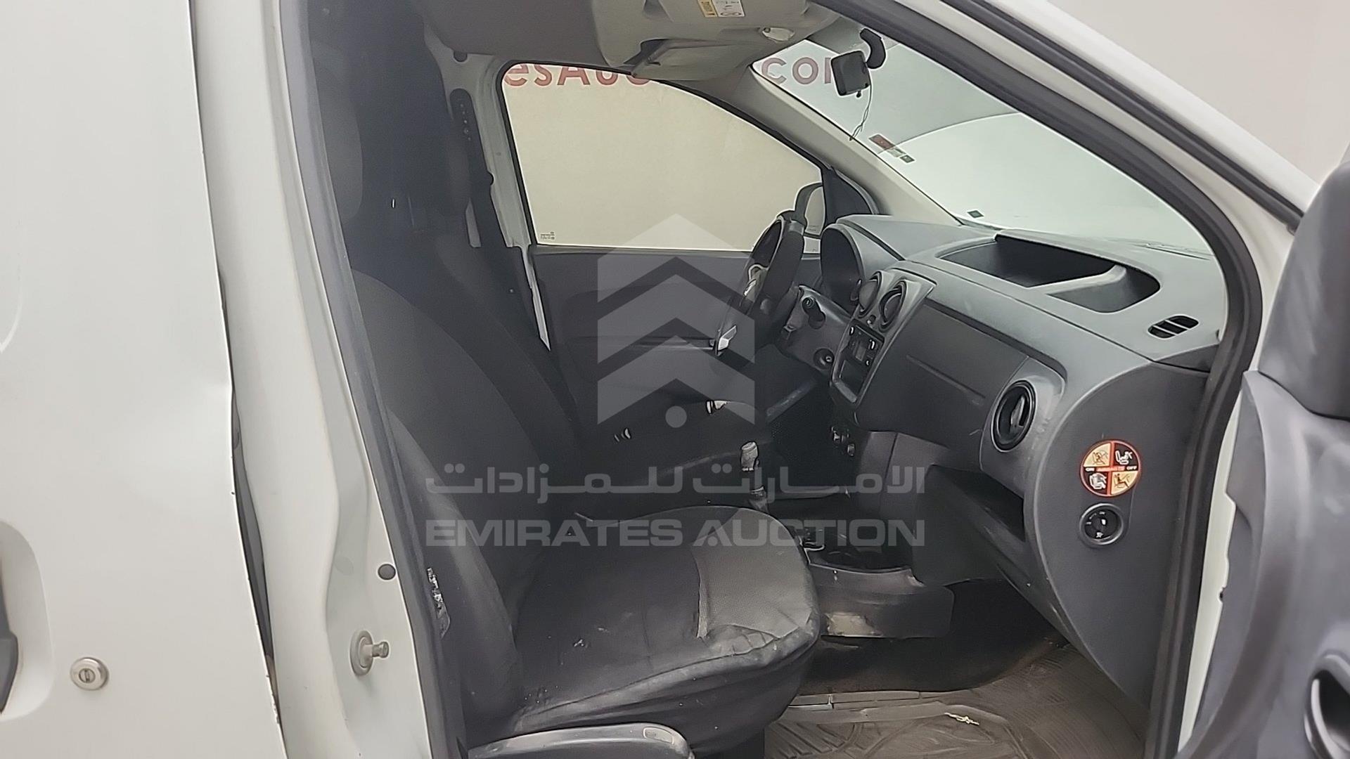 2018 RENAULT DOKKER VIN: VF18SRB42JG595166