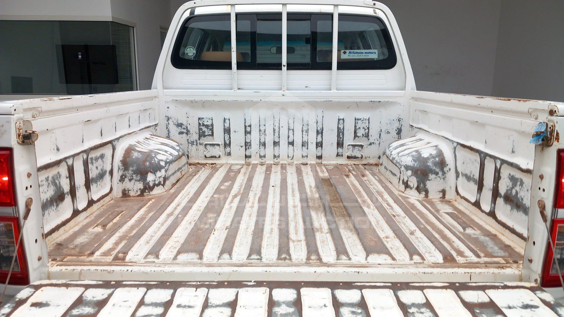 2015 TOYOTA HILUX VIN: MR0FX22G7F1437655