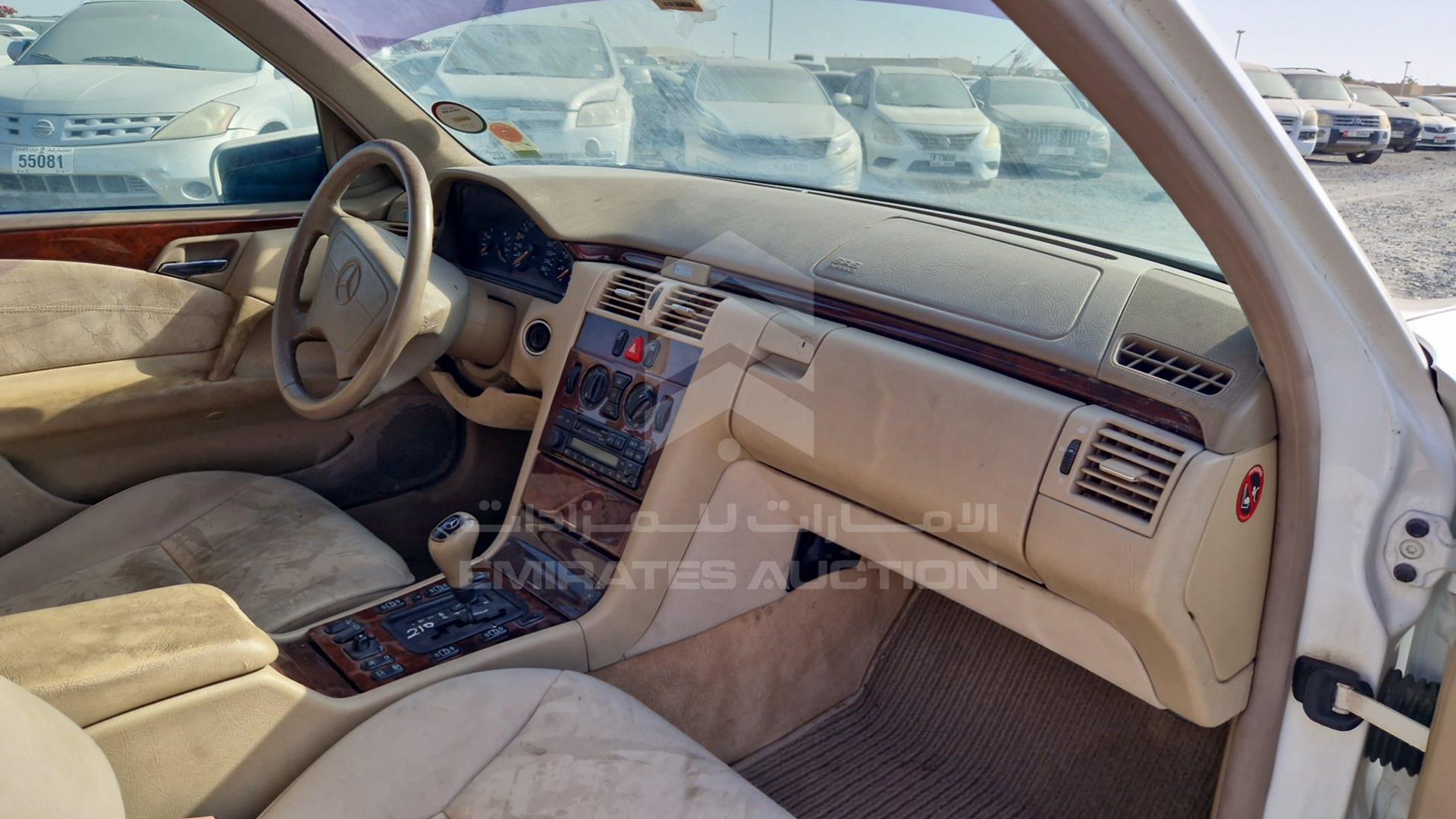 1998 MERCEDES E320 VIN: W09V97226WLB77005