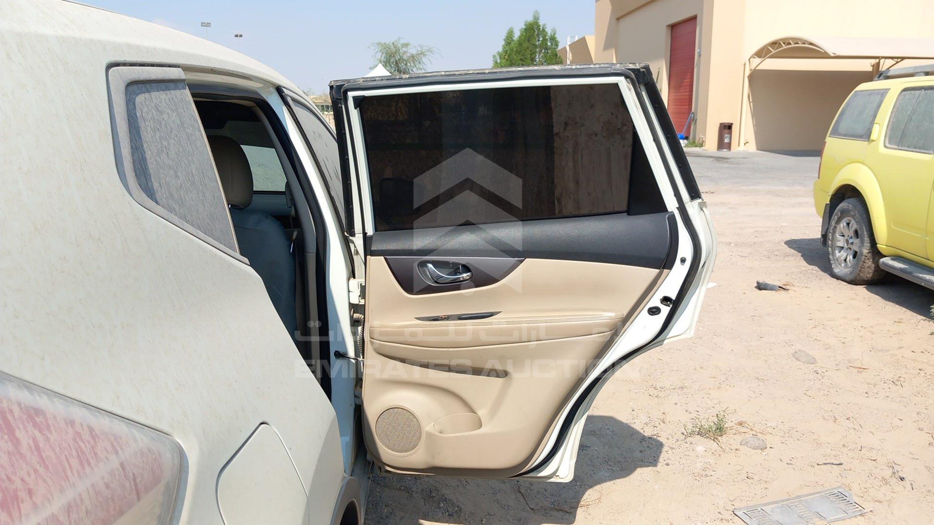 2015 NISSAN X-TRAIL VIN: JN1BT2MW9FW002705