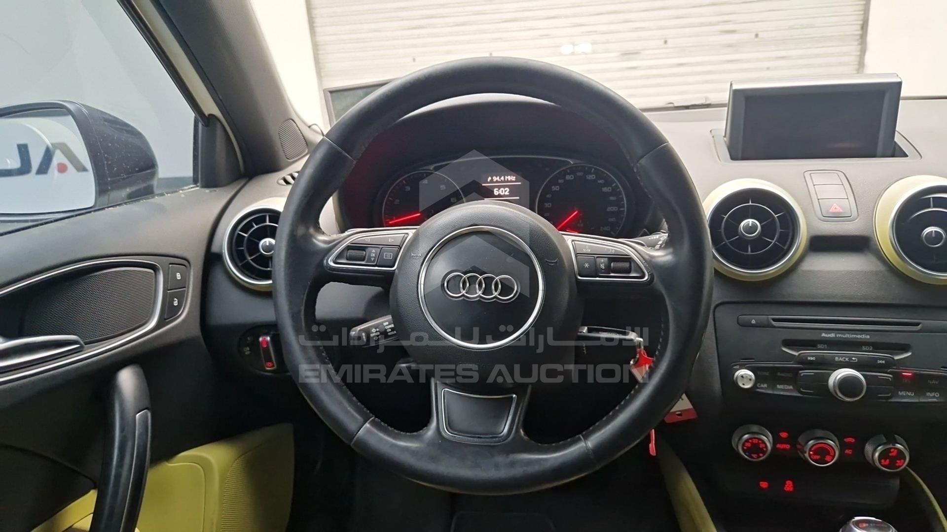 2011 AUDI A1 VIN: WAUAYA8X1BB069417