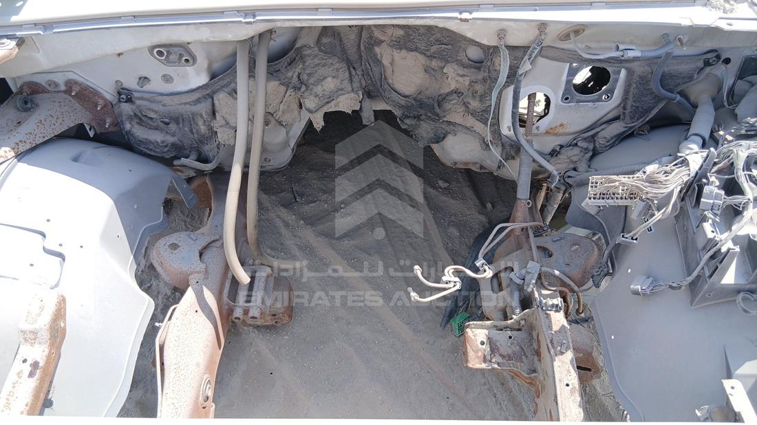 2005 GMC Sierra — Engine Bay — Photo 21