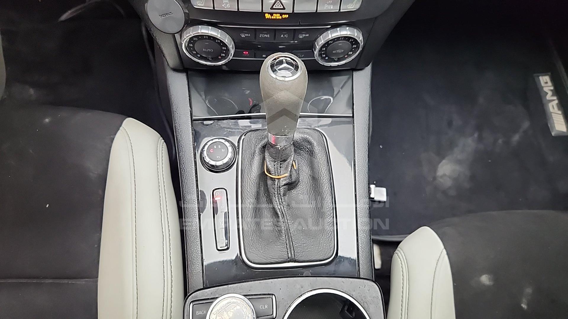 2012 MERCEDES C 63 AMG VIN: WDDGJ7HB0CF833170