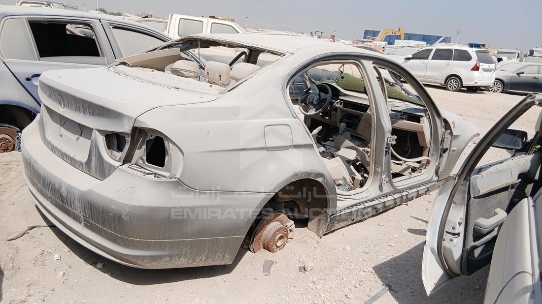 بي ام دبليو 316 2012 — الزاوية الخلفية اليمنى — صورة 8