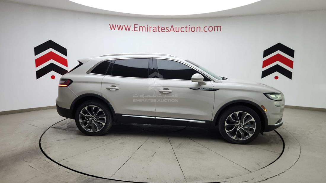 2023 Lincoln Nautilus — Right Full View — Photo 40