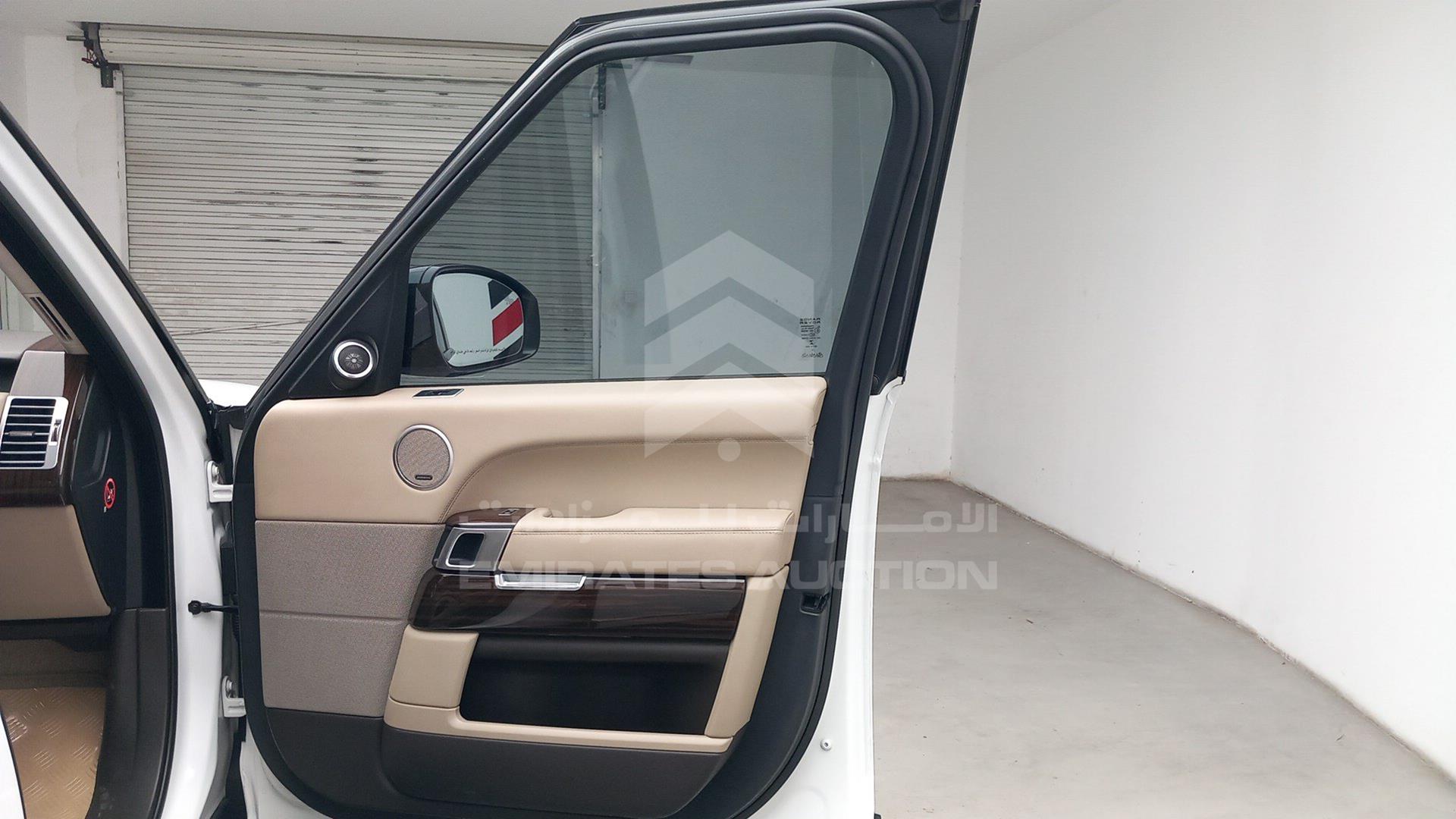 2016 RANGE ROVER HSE VIN: SALGA2DF2GA309276