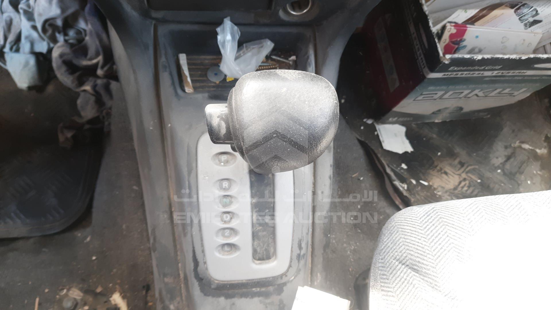 2002 MITSUBISHI PAJERO VIN: JMYLRH77W2Z701065