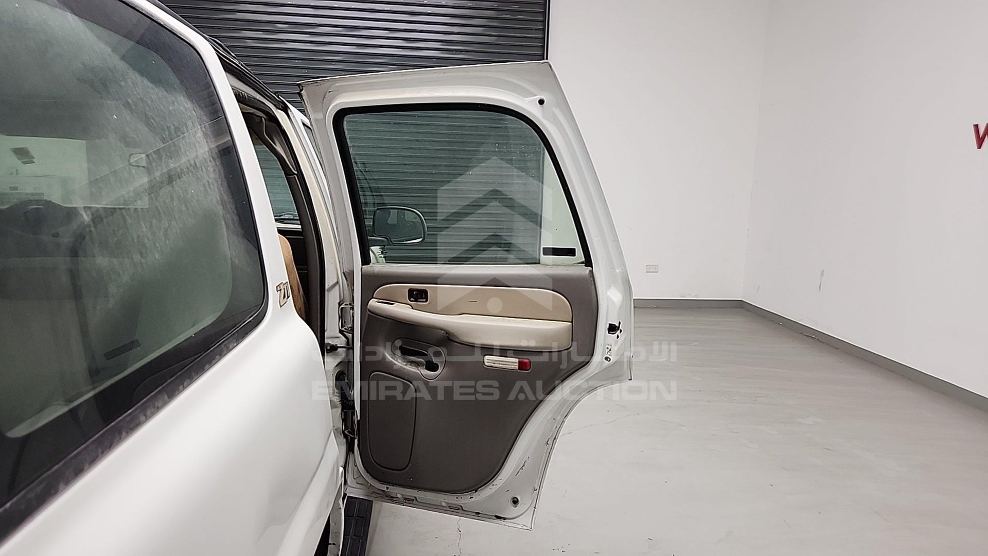 2002 CHEVROLET TAHOE VIN: 1GNEK13T22J122357
