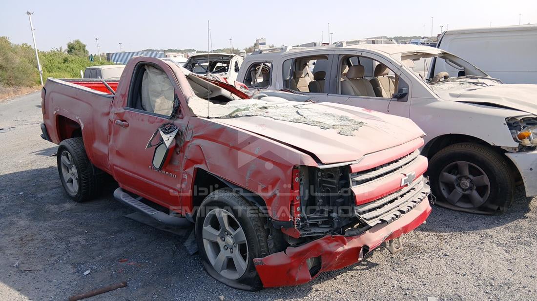 شيفروليه سيلفرادو 2018 — الزاوية الأمامية اليمنى — صورة 10
