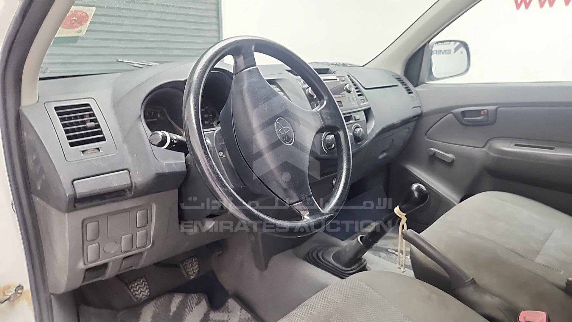 2015 TOYOTA HILUX VIN: MR0EW12G6F3032433