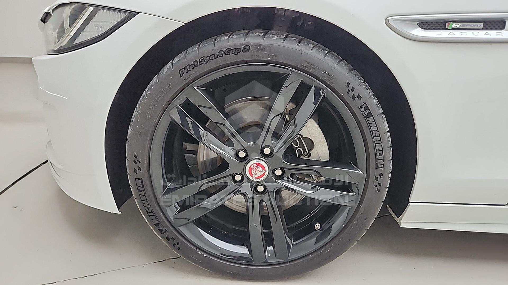 2016 JAGUAR XE VIN: SAJAB4BG8GA924028