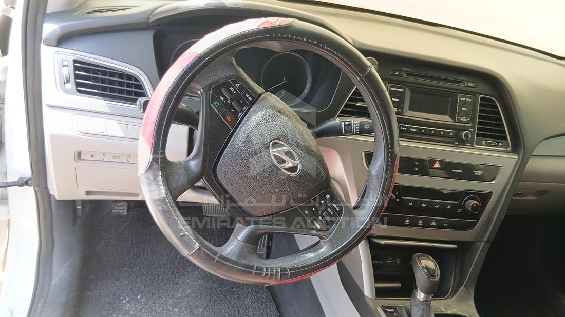 2015 Hyundai Sonata — Steering & Mounted Controls — Photo 12