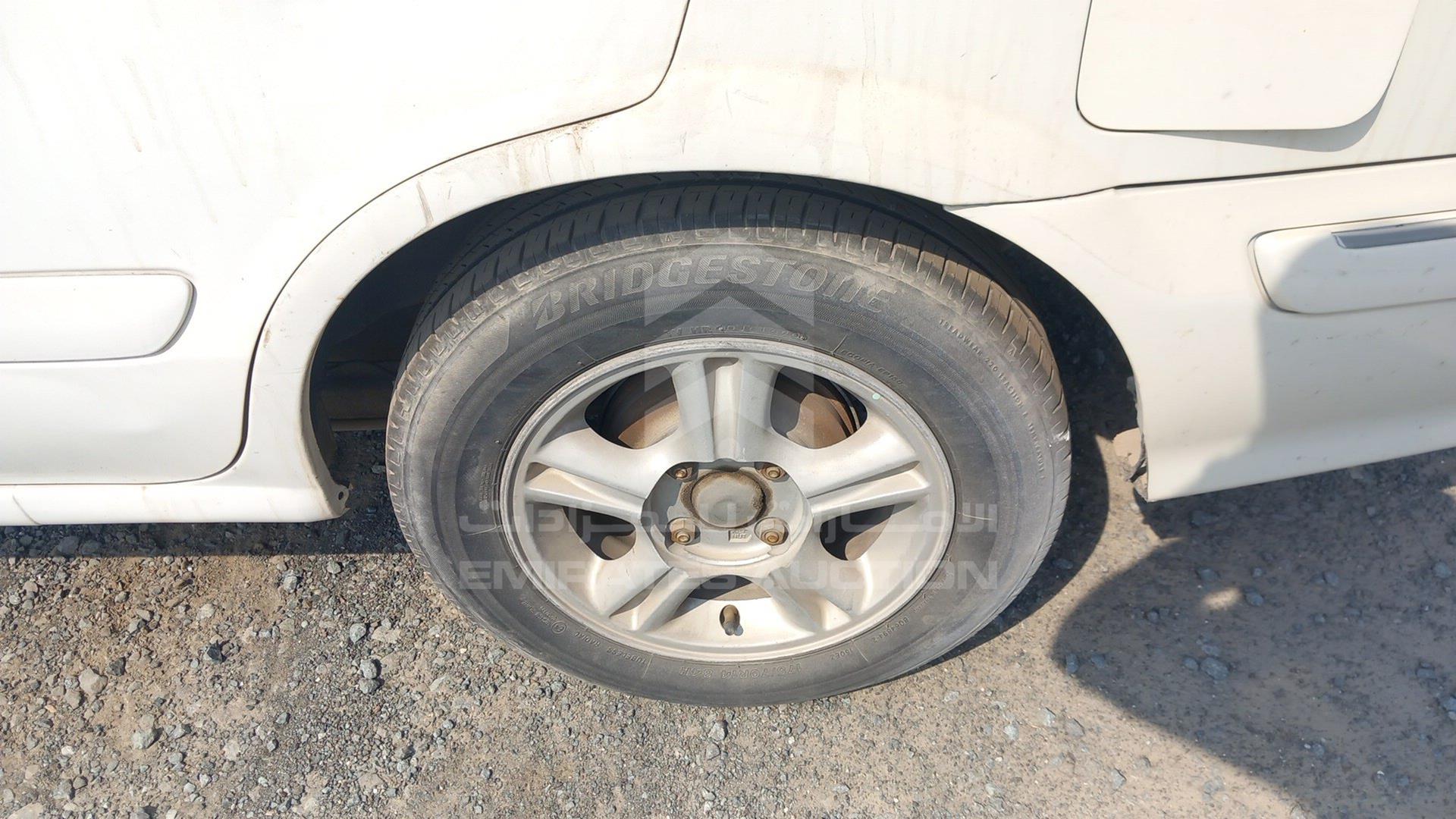 2001 NISSAN SUNNY VIN: JN1BN61D81W000604