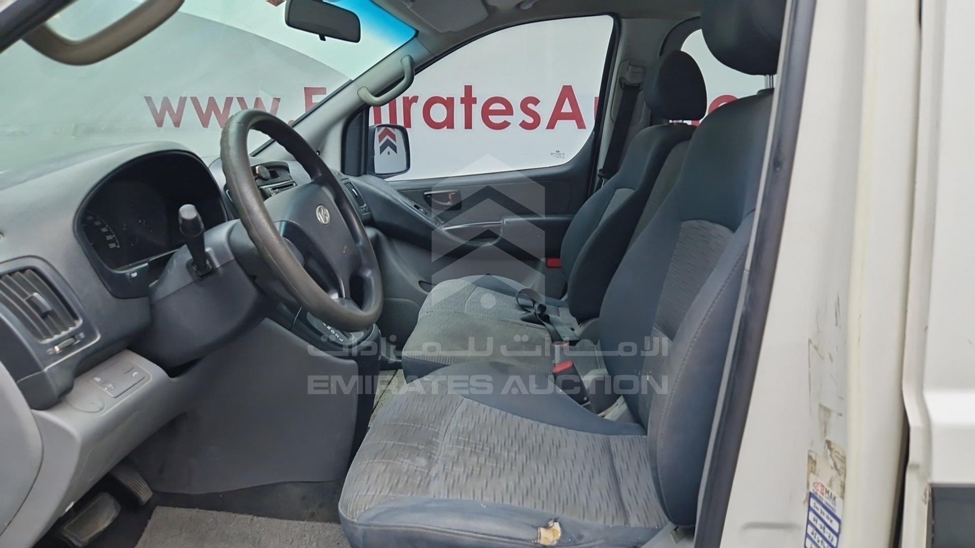 2016 HYUNDAI H1 VIN: KMJWA37RXGU775139
