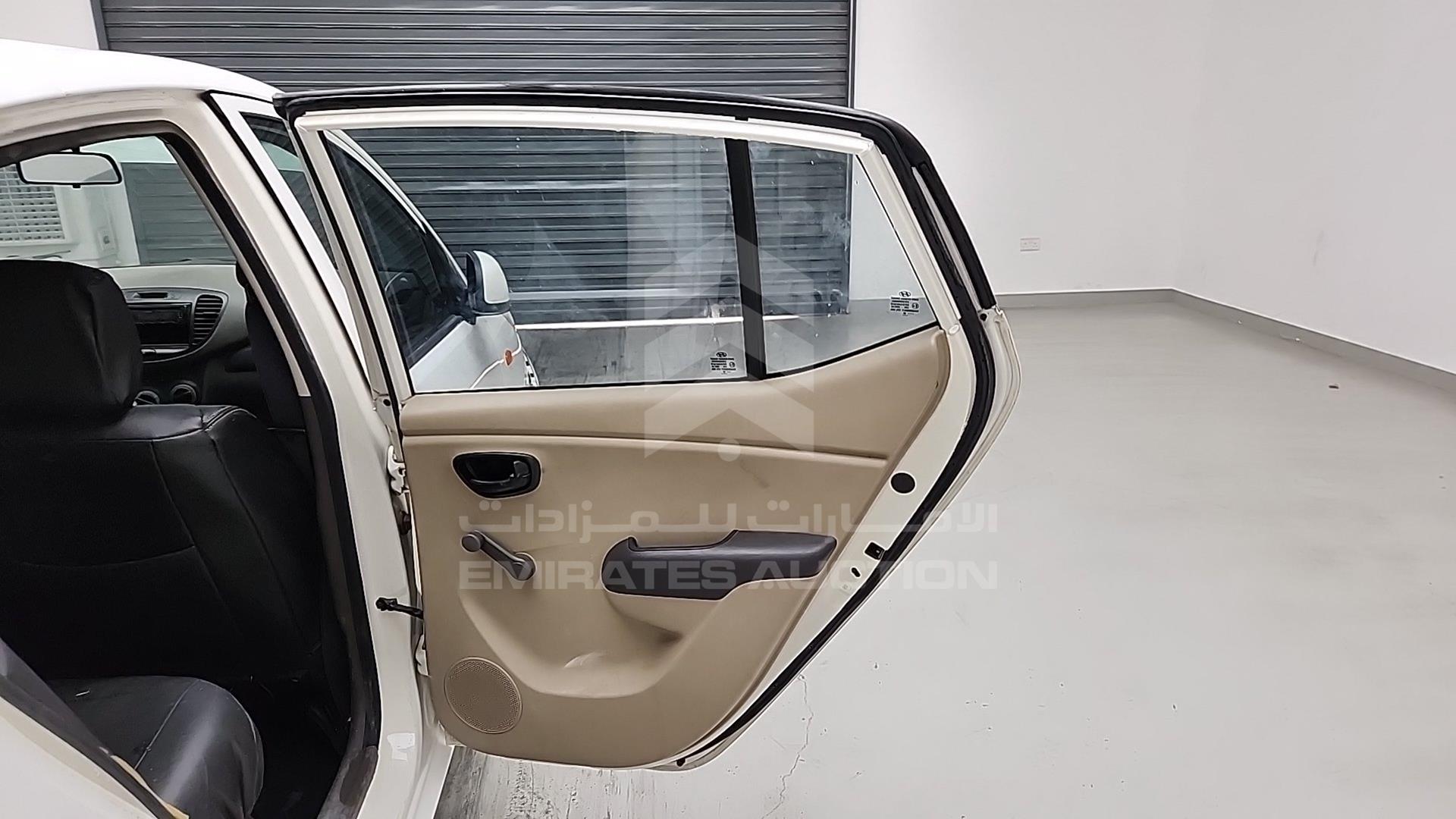2015 HYUNDAI I10 VIN: MALAM51C9FM570463