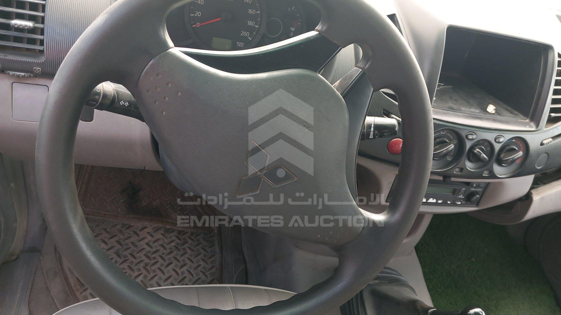2011 MITSUBISHI L 200 VIN: MMBJNKA50BD026094