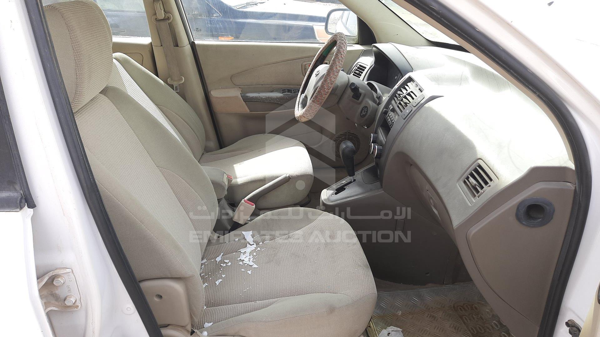 2008 HYUNDAI TUCSON VIN: KMHJM81D08U746604