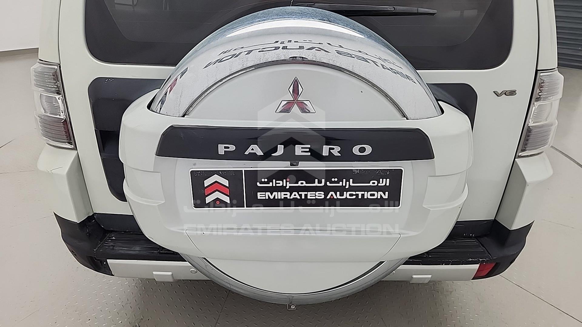 2009 MITSUBISHI PAJERO VIN: JMYLRV93W9J703606