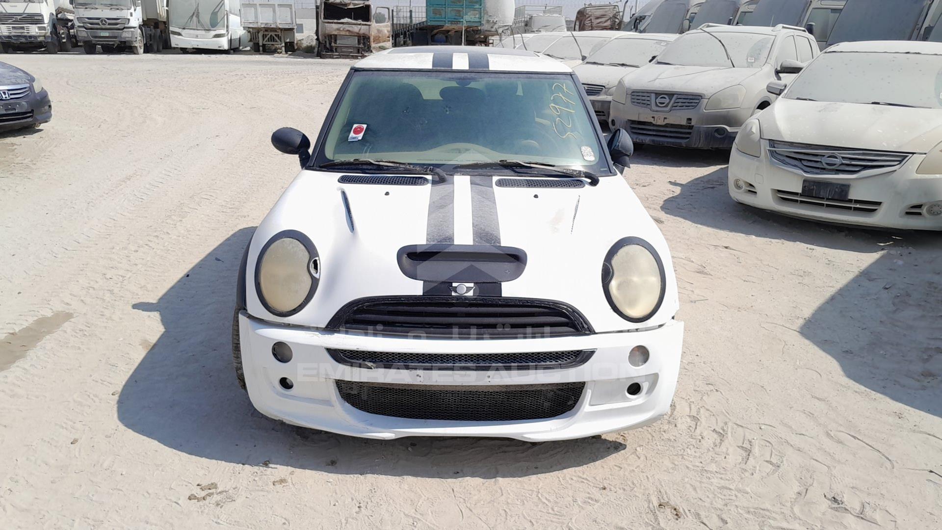 2005 MINI COOPER VIN: WMWRE31005TD29943