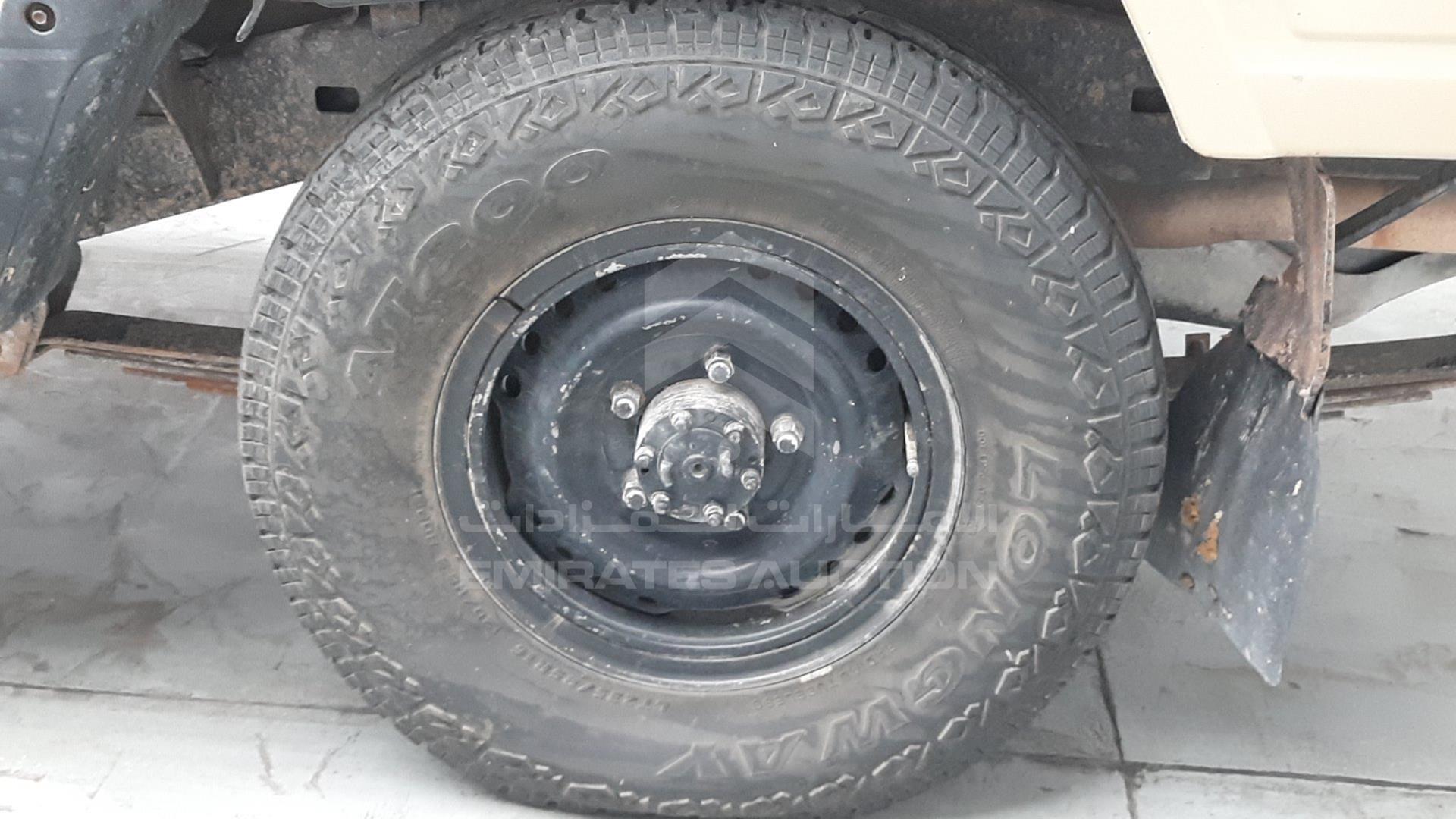 2013 TOYOTA LAND CRUISER VIN: JTFBU71J3D4702655