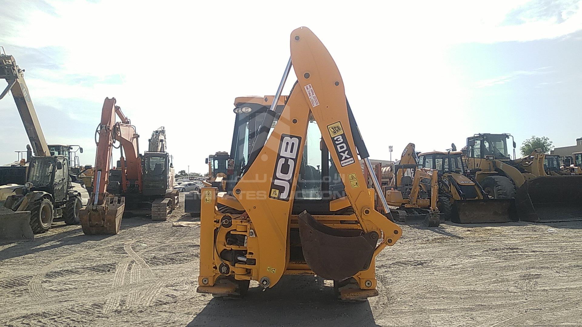 2015 JCB 3DX VIN: HAR3DXSSC01888501
