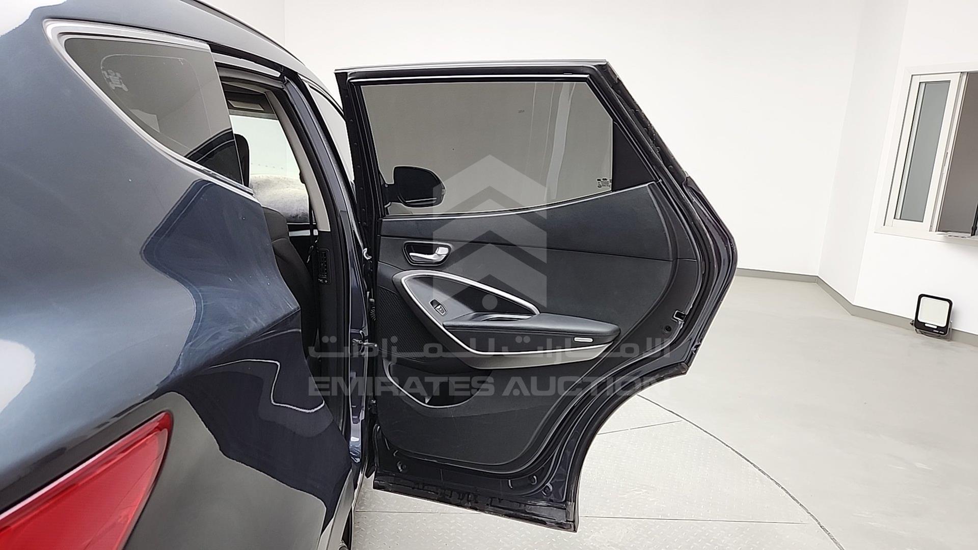 2016 HYUNDAI SANTA FE VIN: KMHST81C2GU488227