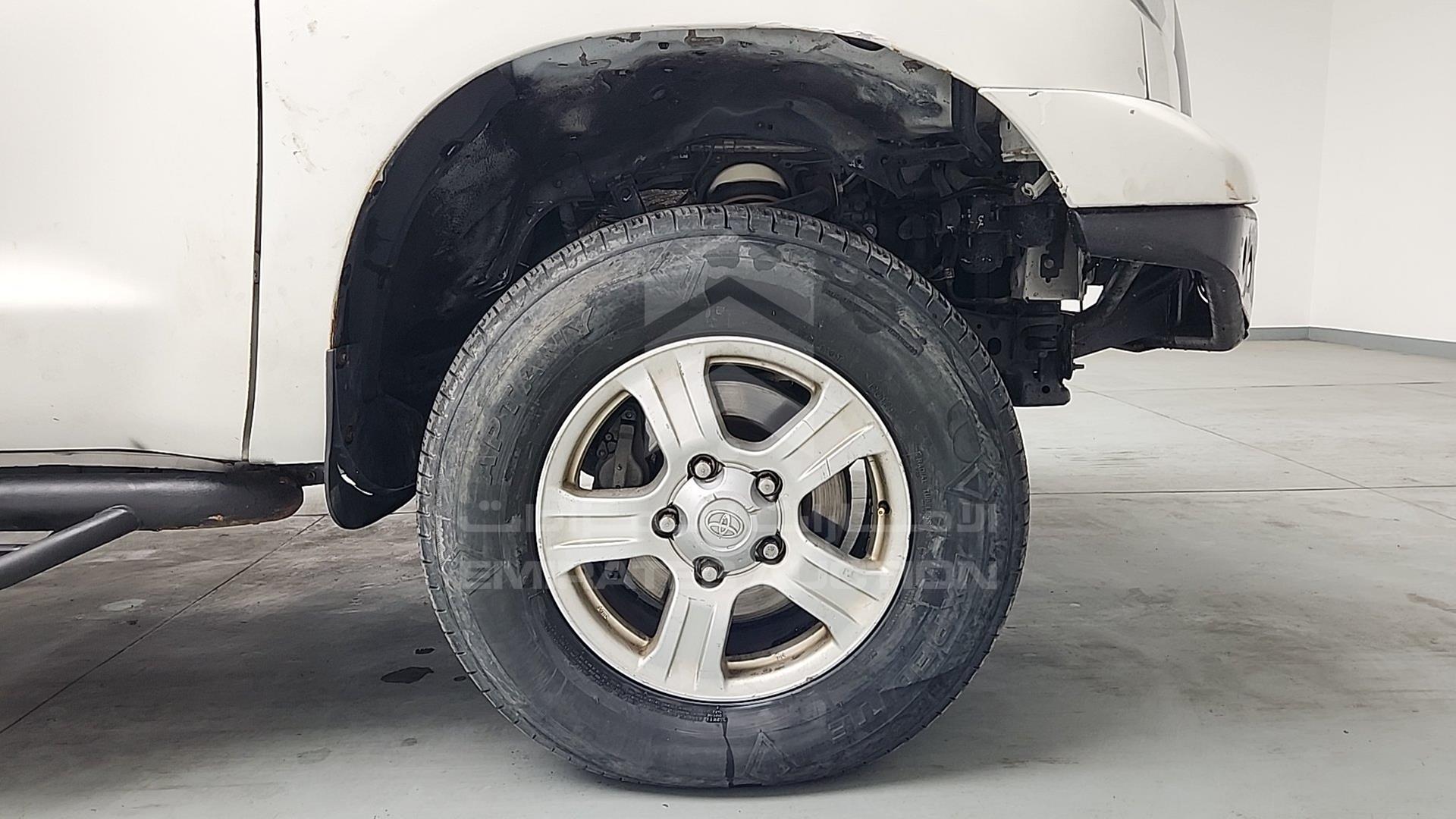 2010 TOYOTA TUNDRA VIN: 5TFUW5F1XAX120085