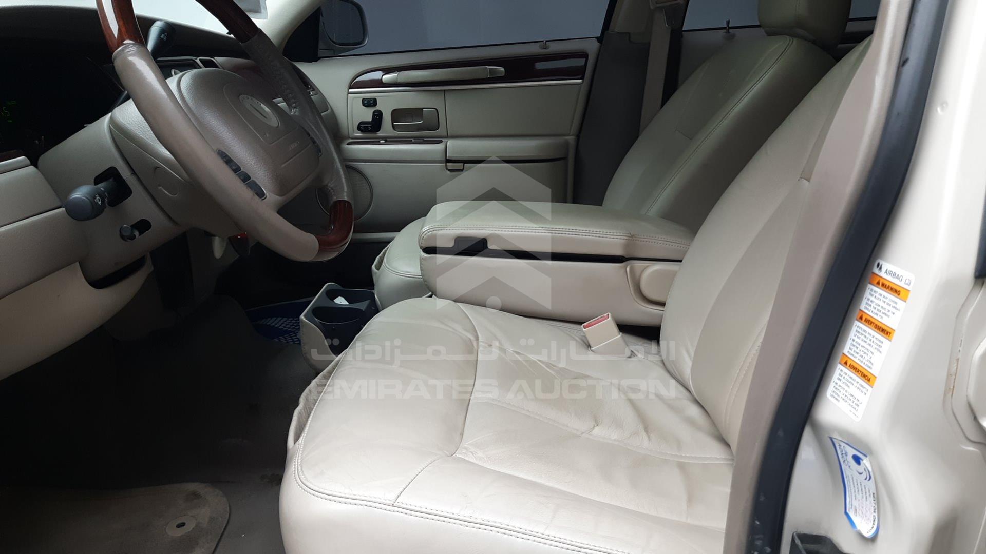 2003 LINCOLN TOWN CAR VIN: 1LNHM83W83Y634762