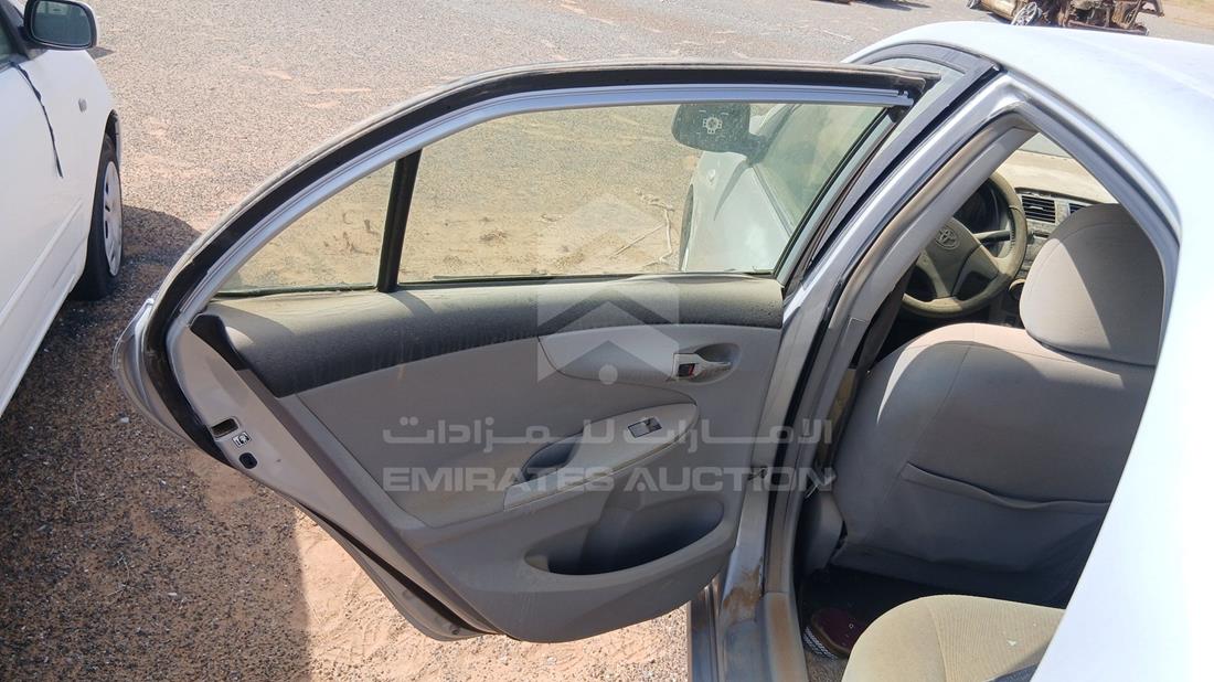 تويوتا كورولا 2012 — الباب الخلفي الأيسر — صورة 17