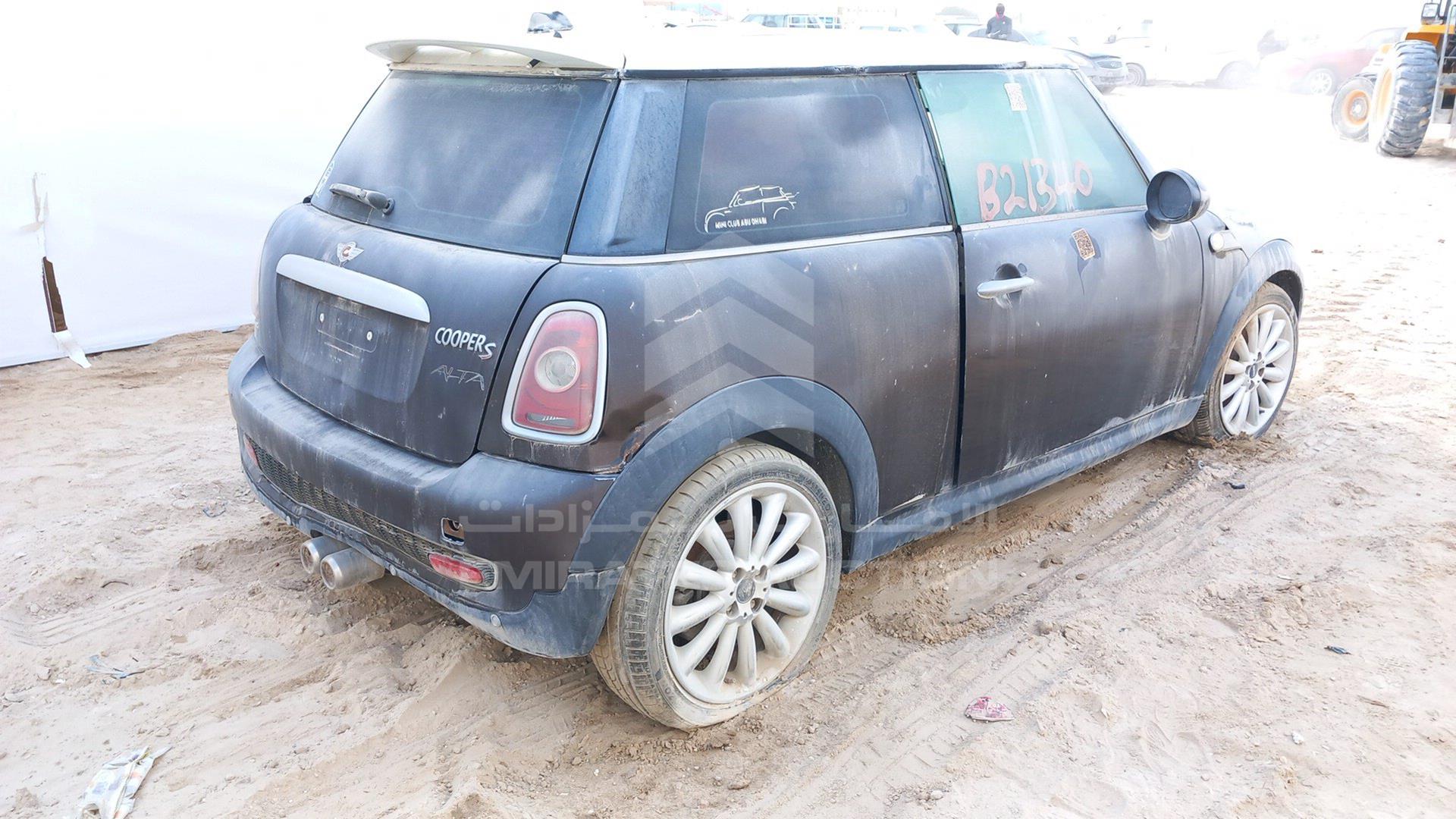 2010 MINI COOPER S VIN: WMWMF7109ATZ31732