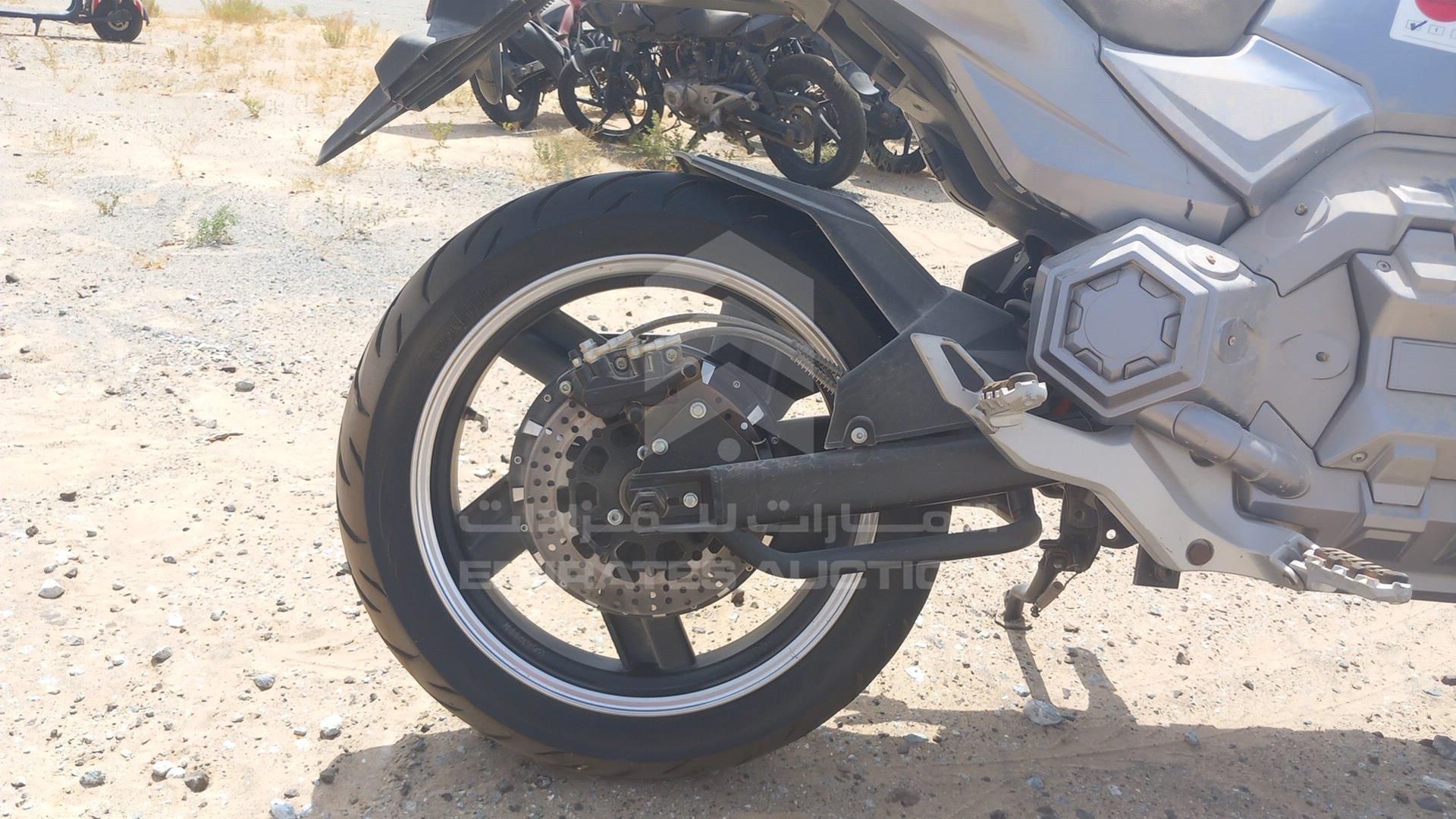 0 MOTORBIKE --- VIN: H1LSVE202PA002251