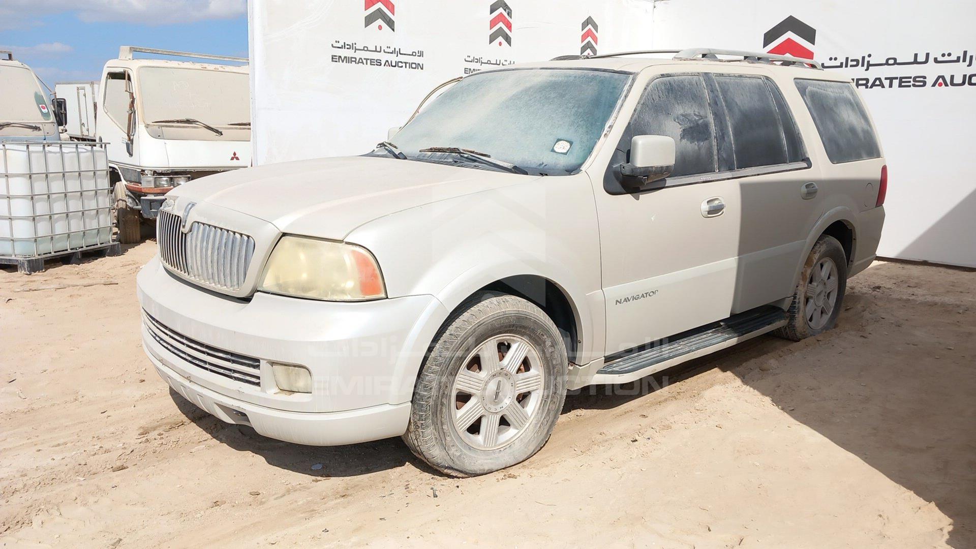 2005 LINCOLN NAVIGATOR VIN: 5LMFU285X5LJ21885