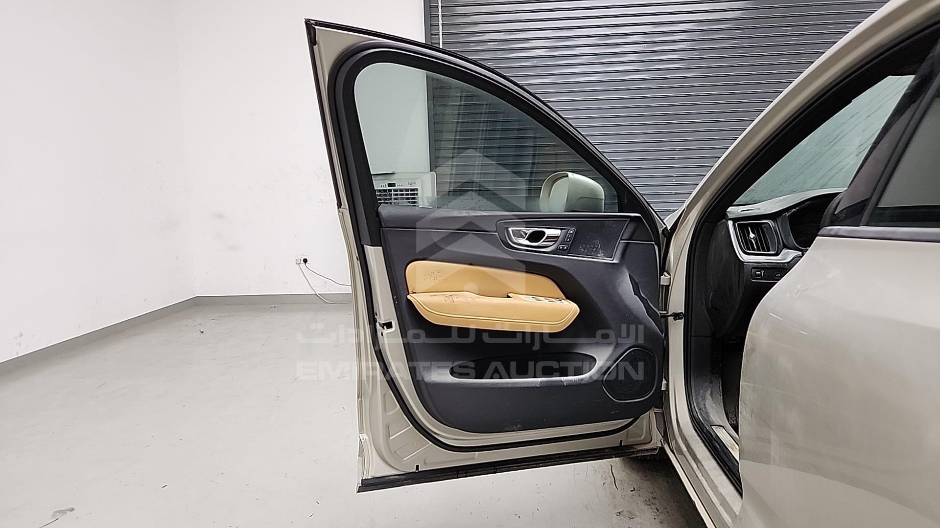 2018 VOLVO XC 60 VIN: YV110AUZ5J1066987