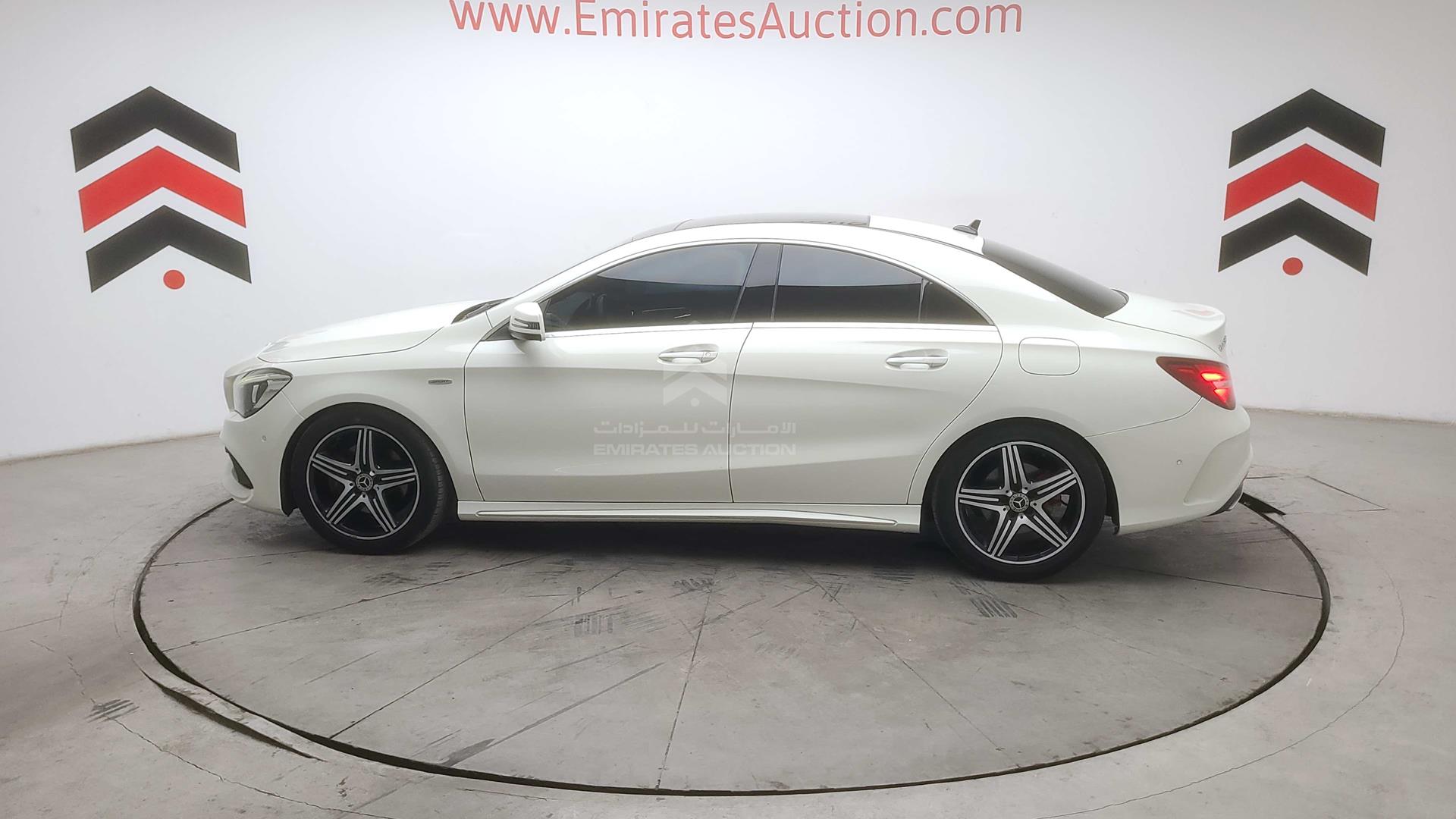 2018 MERCEDES CLA 250 VIN: WDDSJ4GB5JN562281