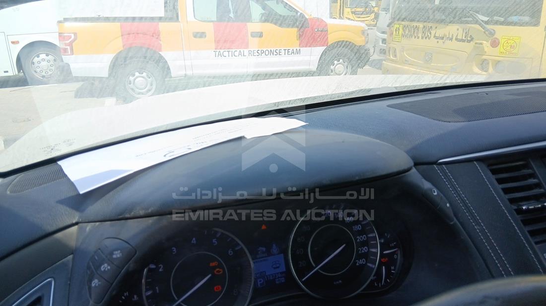 نيسان باترول 2019 — زاوية واجهة السائق الأمامية اليسرى — صورة 12